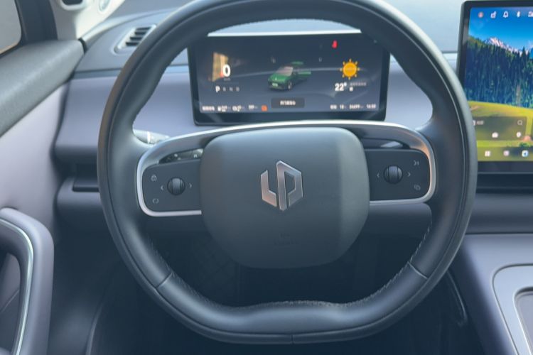 Used Leapmotor C16 2024 Range-Extended 200 Luxury Edition Steering Wheel