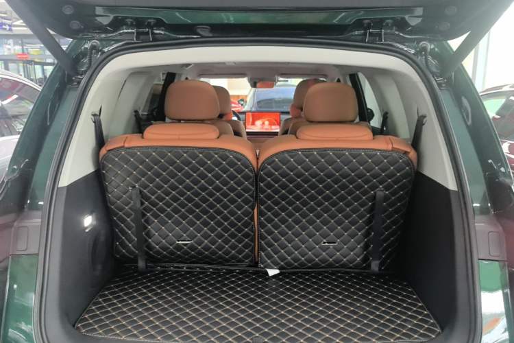Used Leapmotor C16 2024 Range-Extended 200 Luxury Edition Trunk