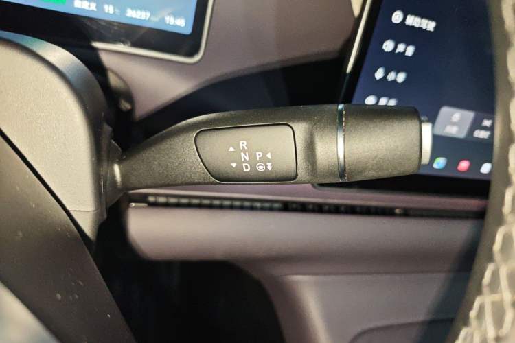 Used Leapmotor C16 2024 Range-Extended 200 Luxury Edition Gear Lever