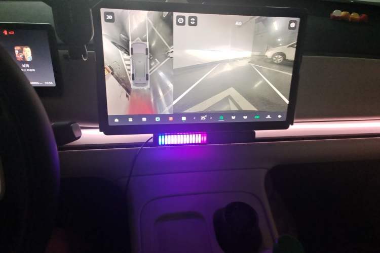 Used Leapmotor C16 2024 Range-Extended 200 LiDAR Edition Audio And AC Panel