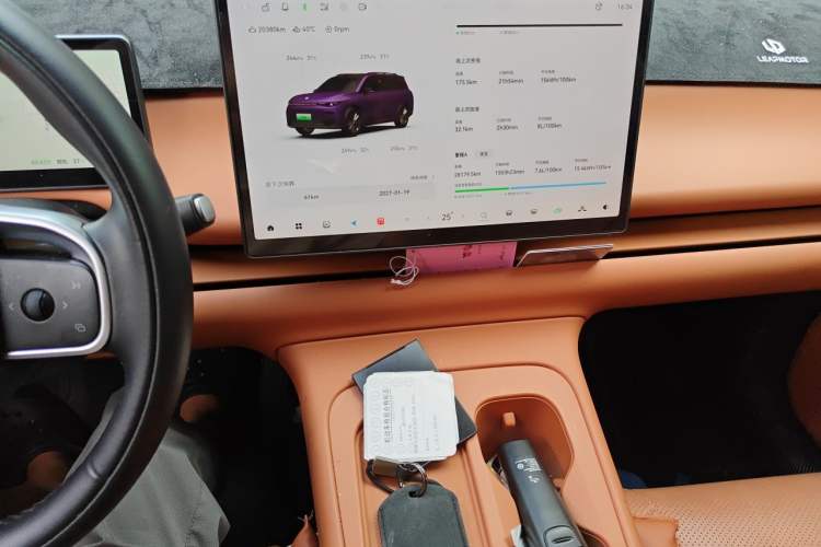 Used Leapmotor C16 2024 Range-Extended 200 LiDAR Edition Audio And AC Panel