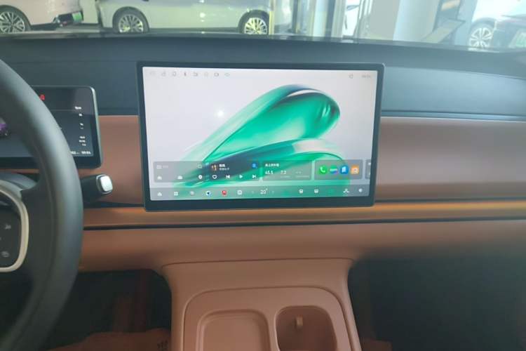Used Leapmotor C16 2024 Range-Extended 200 LiDAR Edition Audio And AC Panel