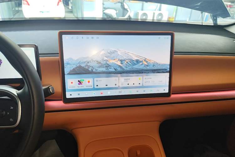 Used Leapmotor C16 2024 Range-Extended 200 LiDAR Edition Audio And AC Panel