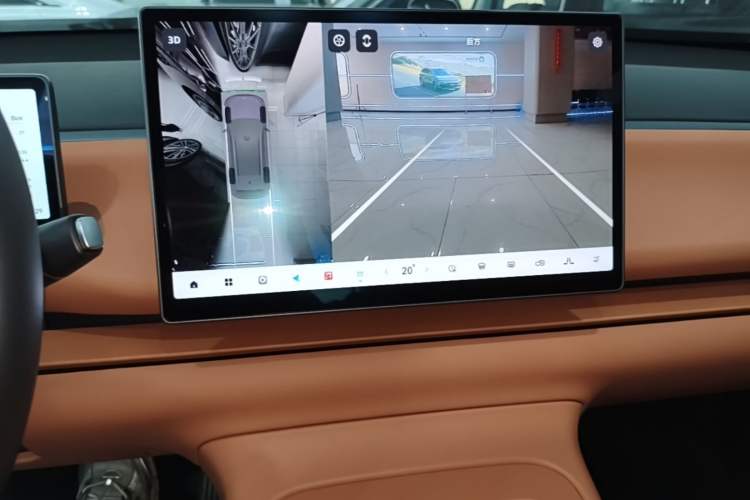 Used Leapmotor C16 2024 Range-Extended 200 LiDAR Edition Audio And AC Panel
