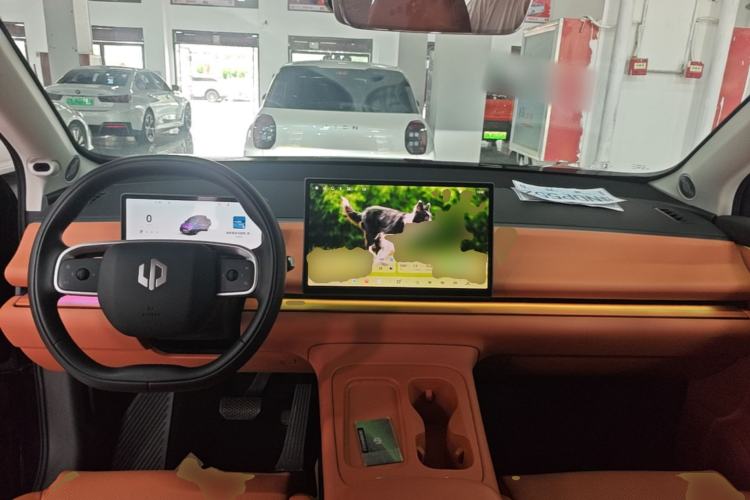 Used Leapmotor C16 2024 Range-Extended 200 LiDAR Edition Center Console