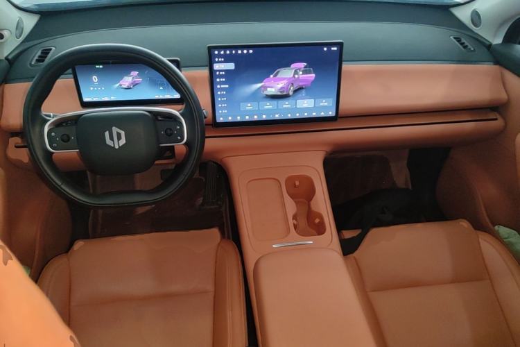 Used Leapmotor C16 2024 Range-Extended 200 LiDAR Edition Center Console