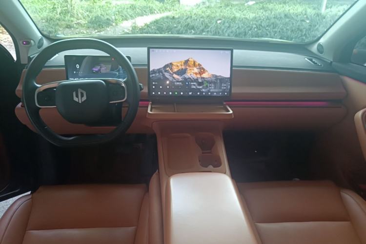 Used Leapmotor C16 2024 Range-Extended 200 LiDAR Edition Center Console
