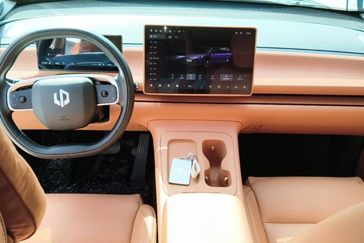 Used Leapmotor C16 2024 Range-Extended 200 Luxury Edition Center Console