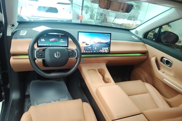 Used Leapmotor C16 2024 Range-Extended 200 LiDAR Edition Center Console