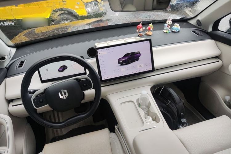 Used Leapmotor C16 2024 Range-Extended 200 LiDAR Edition Center Console