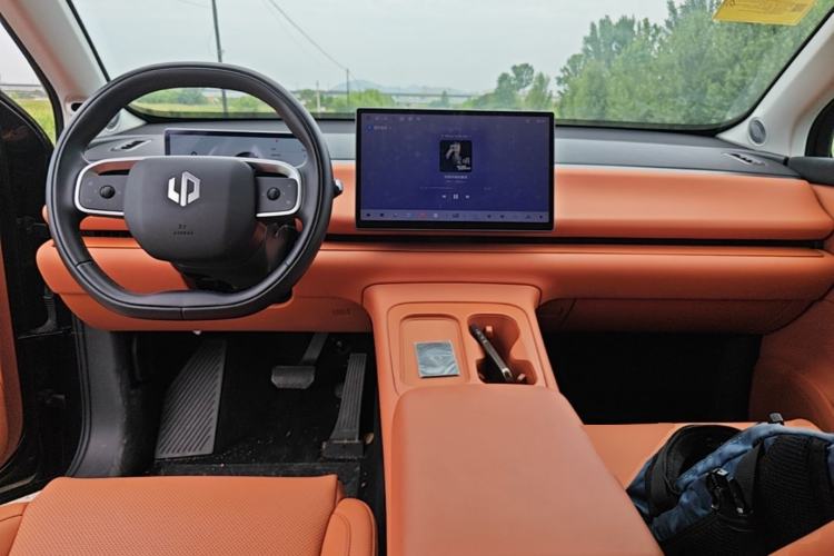 Used Leapmotor C16 2024 Range-Extended 200 LiDAR Edition Center Console