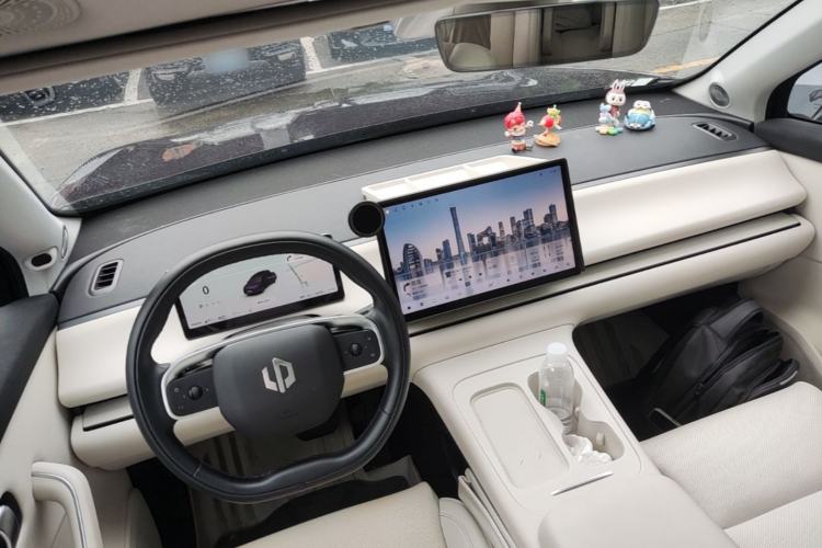 Used Leapmotor C16 2024 Range-Extended 200 LiDAR Edition Center Console