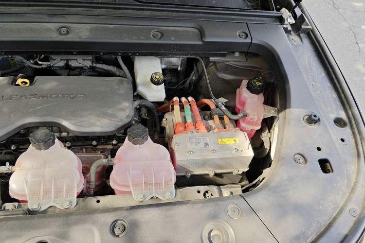 Used Leapmotor C16 2024 Range-Extended 200 Luxury Edition Engine Bay Left