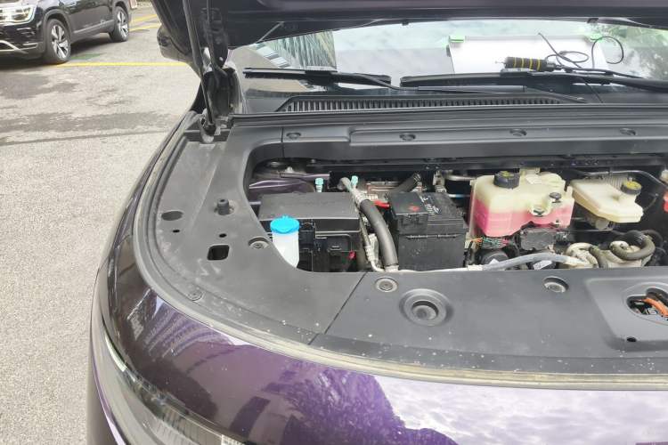 Used Leapmotor C16 2024 Pure Electric 520 Deluxe Edition Engine Bay Right