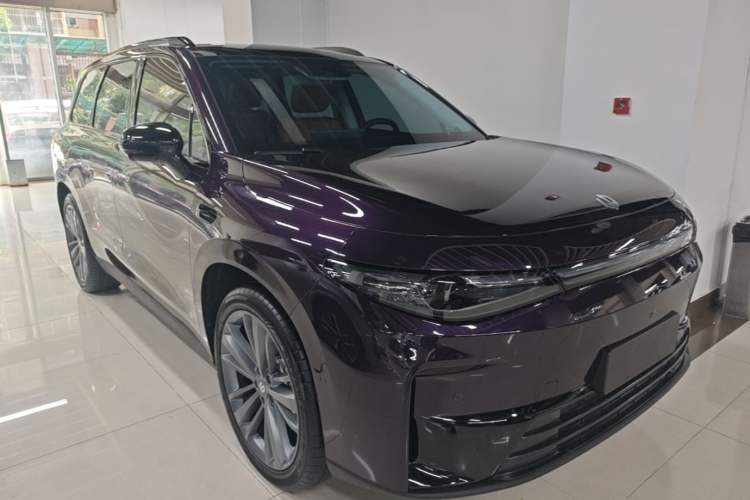 Used Leapmotor C16 2024 Range-Extended 200 Luxury Edition Front Right 45 Deg