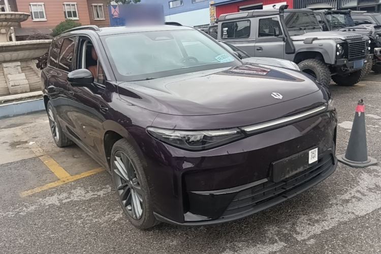 Used Leapmotor C16 2024 Range-Extended 200 Luxury Edition Front Right 45 Deg