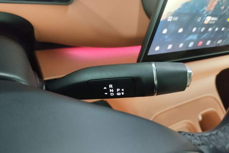 Used Leapmotor C16 2024 Range-Extended 200 LiDAR Edition Gear Lever