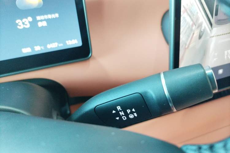 Used Leapmotor C16 2024 Range-Extended 200 LiDAR Edition Gear Lever