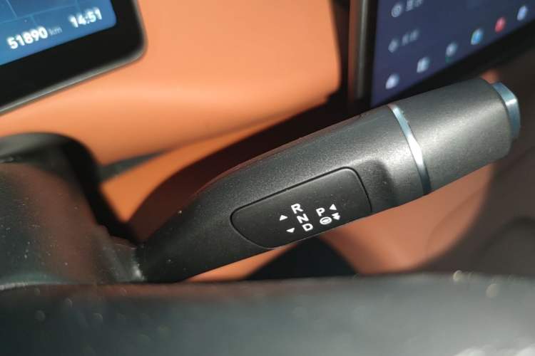 Used Leapmotor C16 2024 Range-Extended 200 LiDAR Edition Gear Lever
