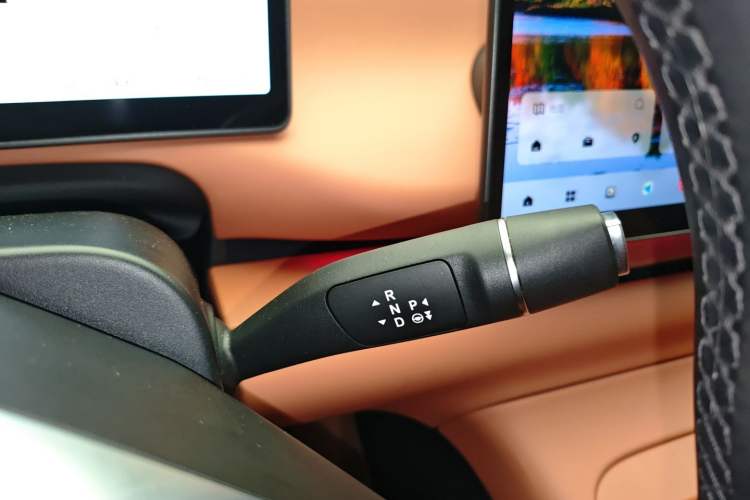Used Leapmotor C16 2024 Range-Extended 200 LiDAR Edition Gear Lever