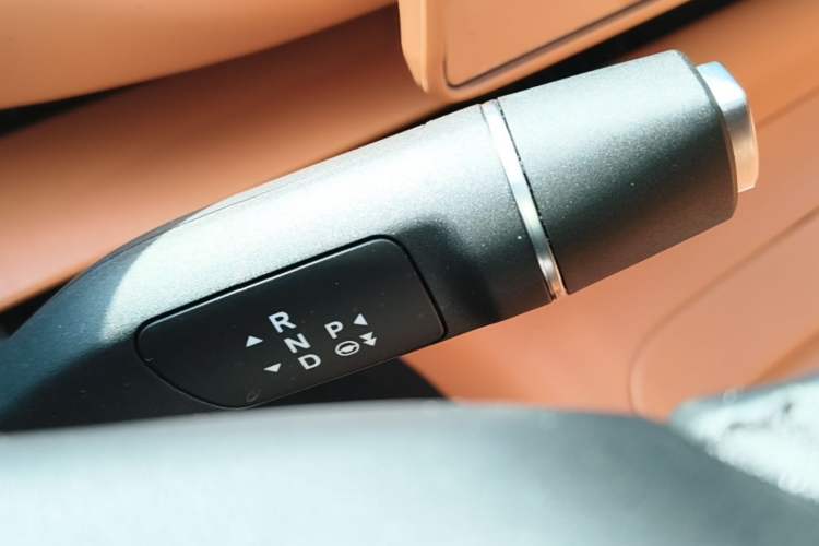 Used Leapmotor C16 2024 Range-Extended 200 Luxury Edition Gear Lever