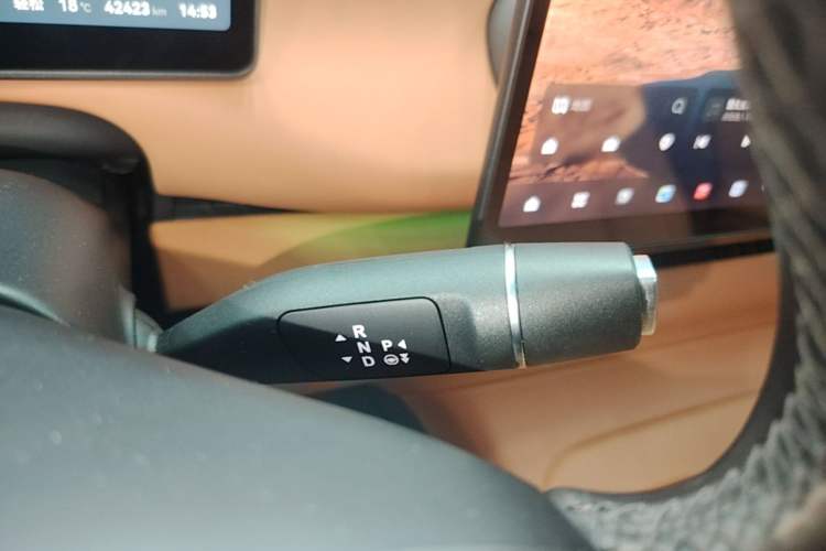 Used Leapmotor C16 2024 Range-Extended 200 LiDAR Edition Gear Lever