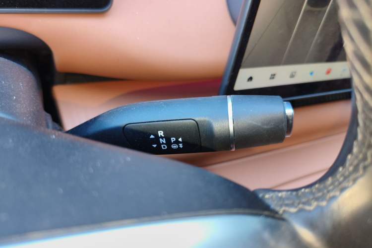 Used Leapmotor C16 2024 Range-Extended 200 LiDAR Edition Gear Lever