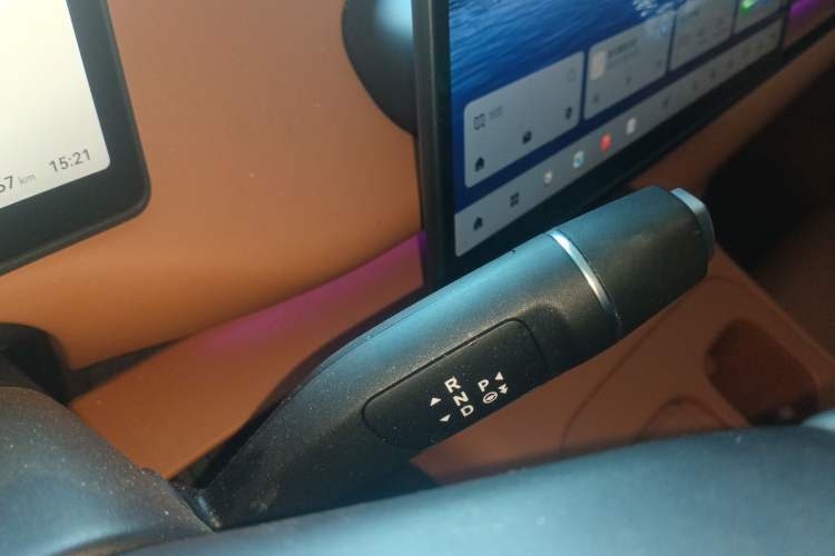 Used Leapmotor C16 2024 Range-Extended 200 LiDAR Edition Gear Lever