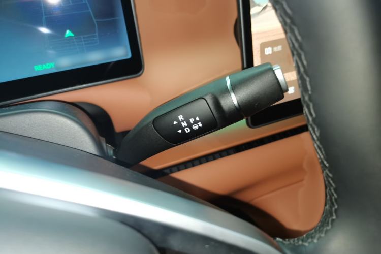 Used Leapmotor C16 2024 Range-Extended 200 LiDAR Edition Gear Lever