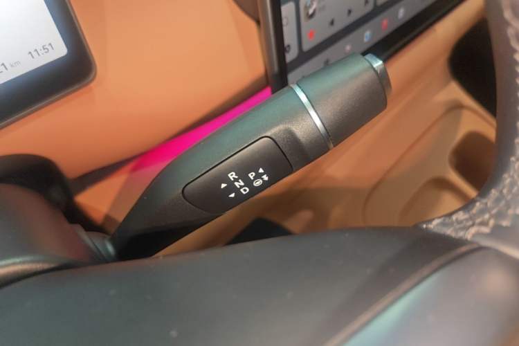 Used Leapmotor C16 2024 Range-Extended 200 LiDAR Edition Gear Lever