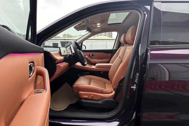 Used Leapmotor C16 2024 Range-Extended 200 LiDAR Edition Interior 1