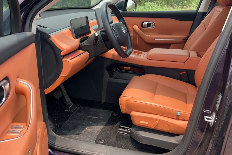 Used Leapmotor C16 2024 Range-Extended 200 LiDAR Edition Interior 1
