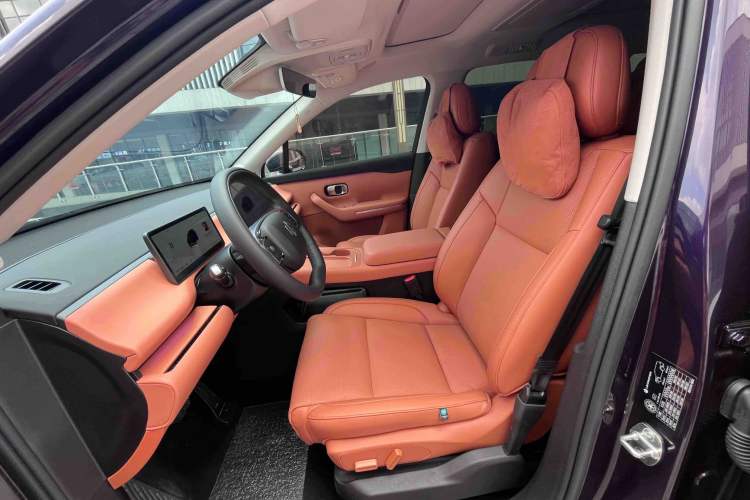 Used Leapmotor C16 2024 Range-Extended 200 LiDAR Edition Interior 11