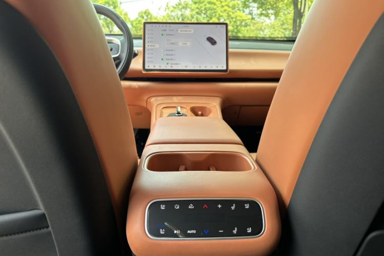Used Leapmotor C16 2024 Range-Extended 200 LiDAR Edition Interior 12
