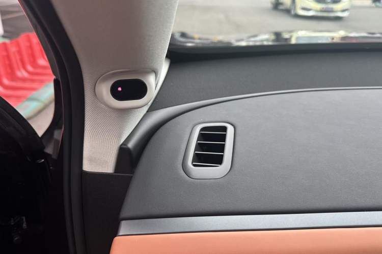Used Leapmotor C16 2024 Range-Extended 200 LiDAR Edition Interior 13