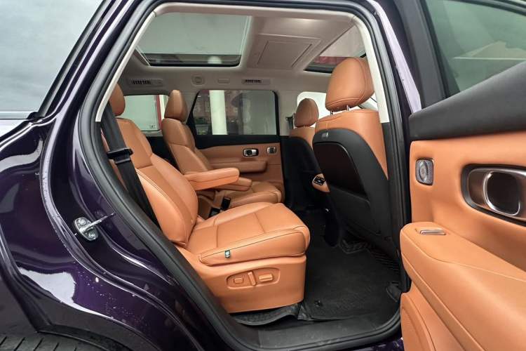 Used Leapmotor C16 2024 Range-Extended 200 LiDAR Edition Interior 2