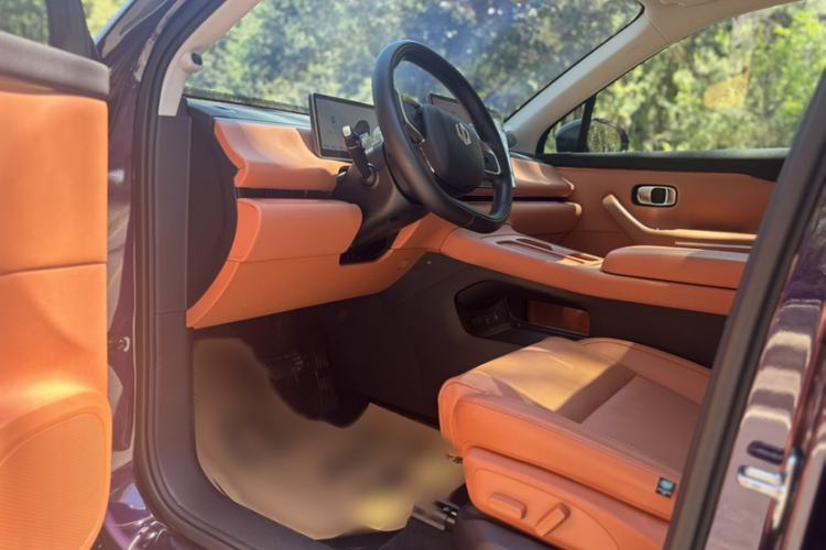 Used Leapmotor C16 2024 Range-Extended 200 LiDAR Edition Interior 2