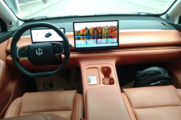 Used Leapmotor C16 2024 Range-Extended 200 LiDAR Edition Interior 2