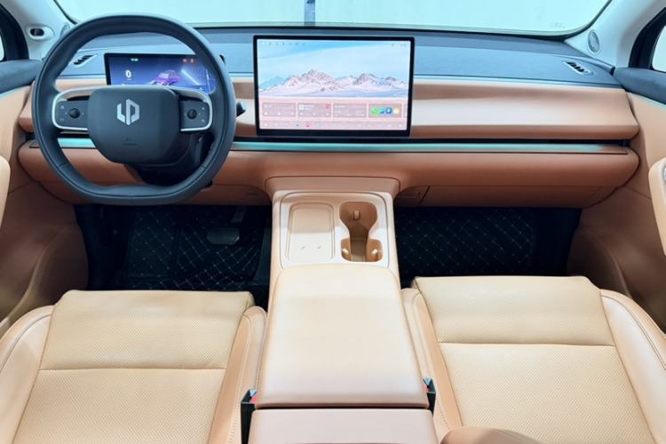 Used Leapmotor C16 2024 Range-Extended 200 LiDAR Edition Interior 2
