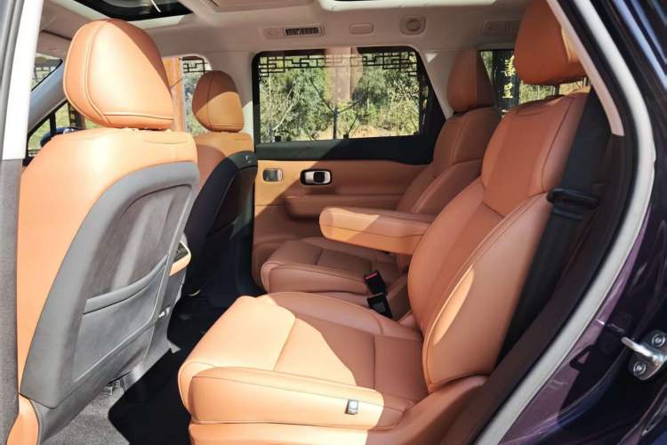 Used Leapmotor C16 2024 Range-Extended 200 LiDAR Edition Interior 3