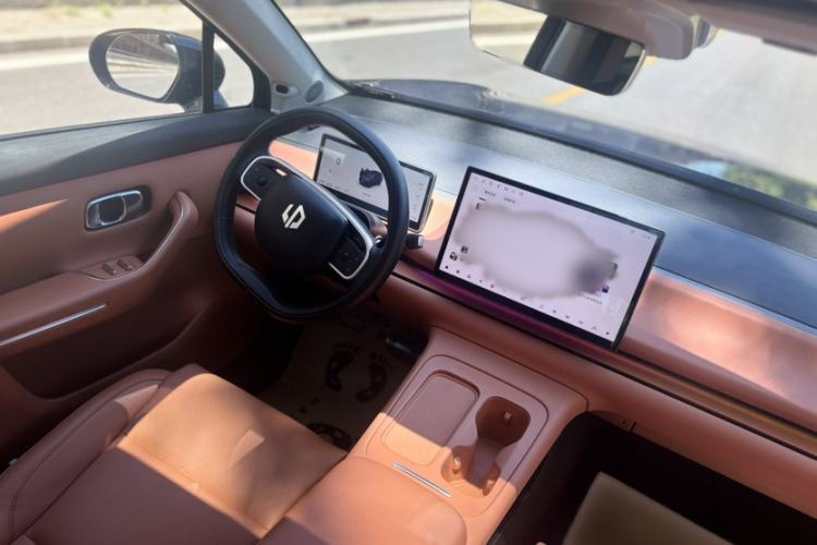 Used Leapmotor C16 2024 Range-Extended 200 LiDAR Edition Interior 3