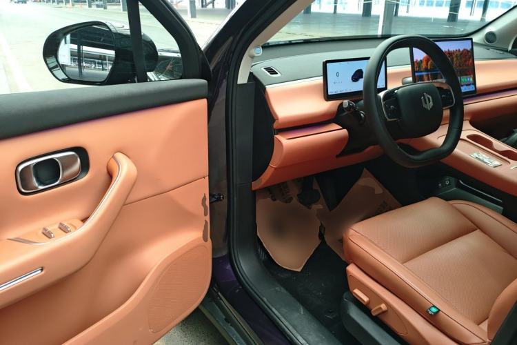 Used Leapmotor C16 2024 Range-Extended 200 LiDAR Edition Interior 3