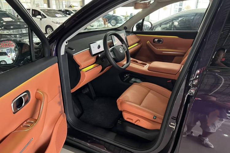 Used Leapmotor C16 2024 Range-Extended 200 LiDAR Edition Interior 3
