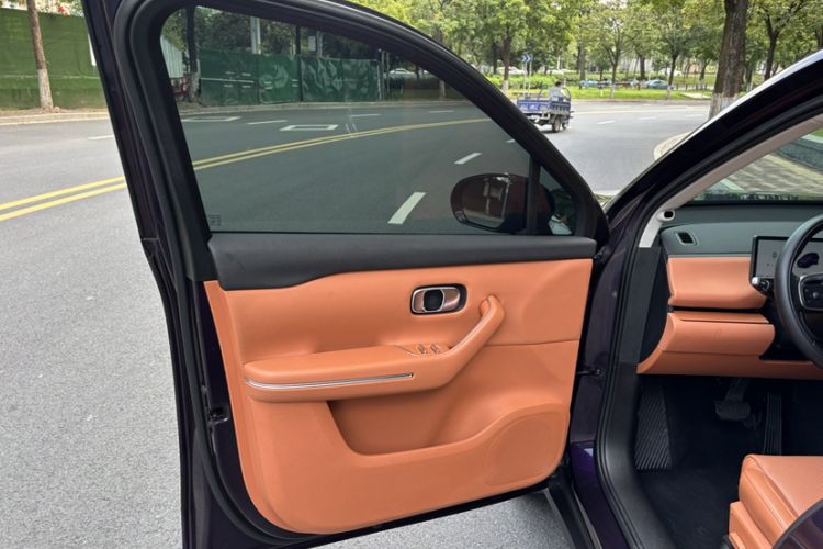 Used Leapmotor C16 2024 Range-Extended 200 LiDAR Edition Interior 3