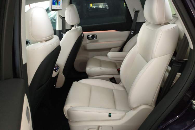 Used Leapmotor C16 2024 Range-Extended 200 LiDAR Edition Interior 4