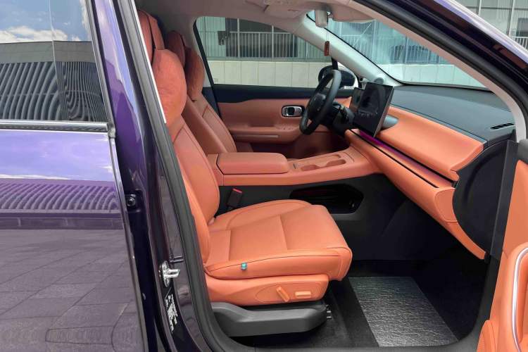 Used Leapmotor C16 2024 Range-Extended 200 LiDAR Edition Interior 4