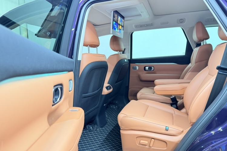 Used Leapmotor C16 2024 Range-Extended 200 LiDAR Edition Interior 4