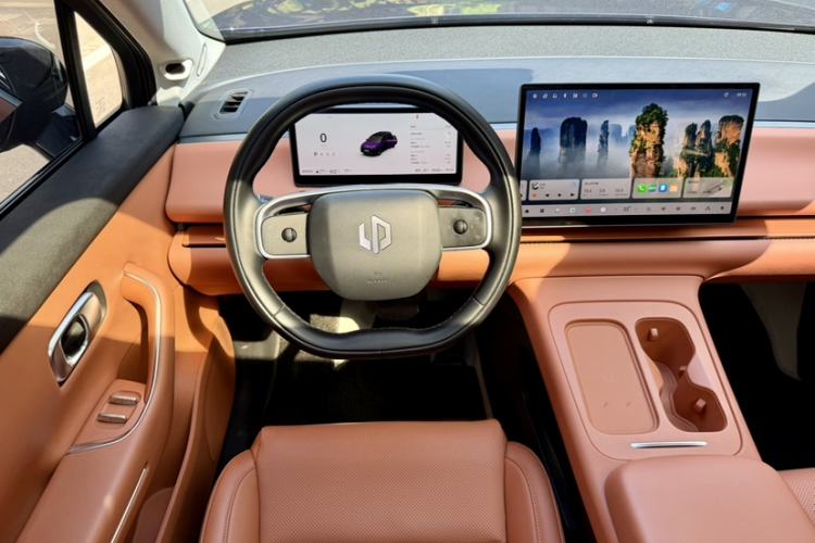 Used Leapmotor C16 2024 Range-Extended 200 LiDAR Edition Interior 4
