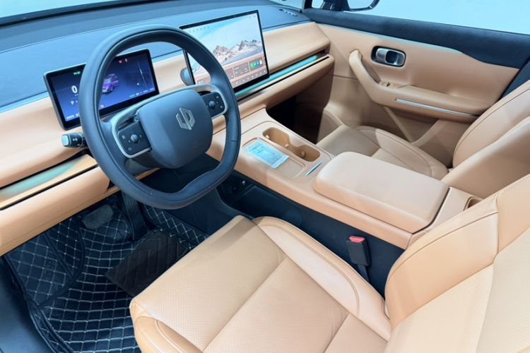 Used Leapmotor C16 2024 Range-Extended 200 LiDAR Edition Interior 5