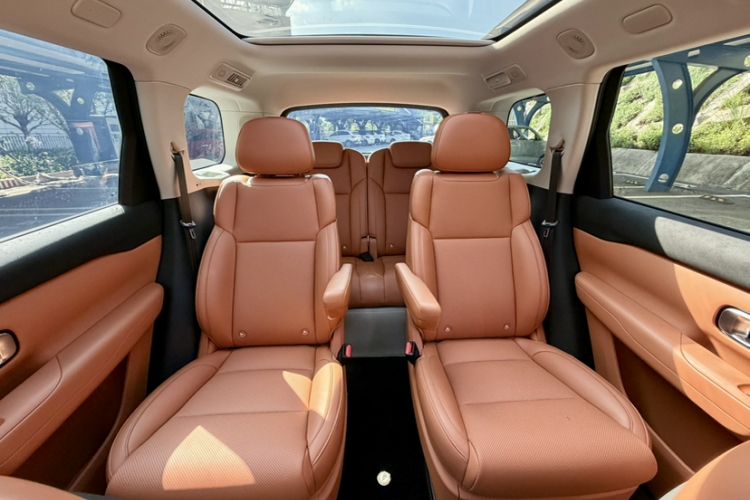Used Leapmotor C16 2024 Range-Extended 200 LiDAR Edition Interior 5